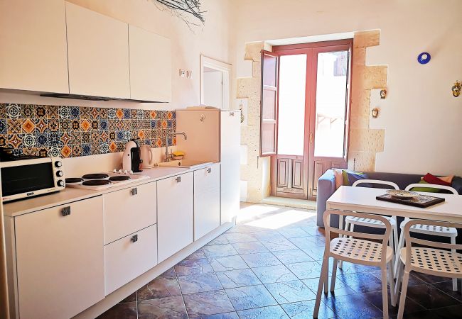 Family apartment Ortigia island