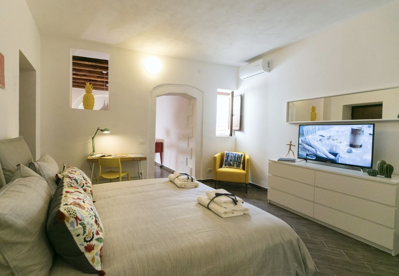 Appartamento a Siracusa - Studio Alagona, three minutes walk from the sea