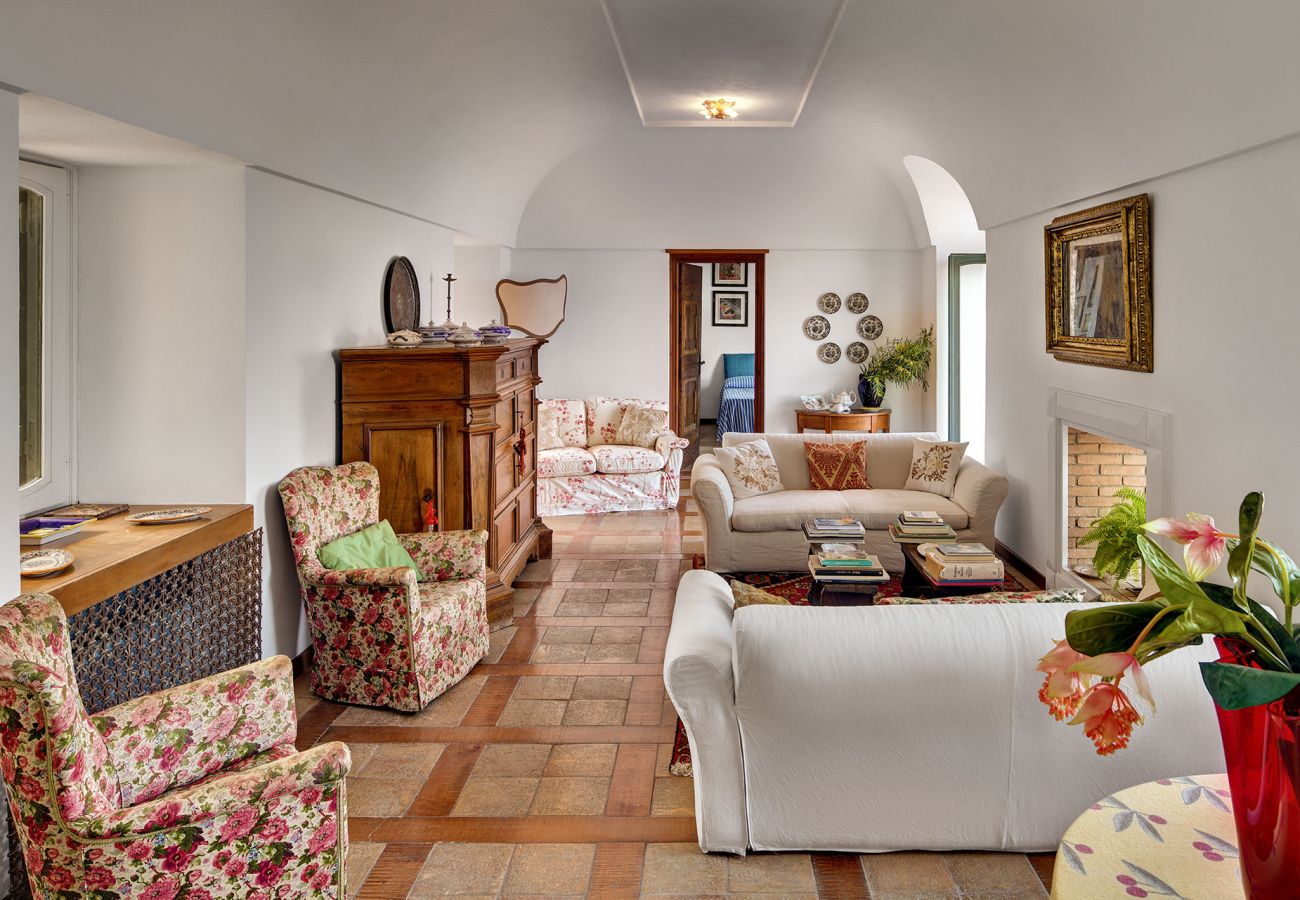 Villa a Massa Lubrense - Fondo Turiello. Authentic Italian Villa, with Pool