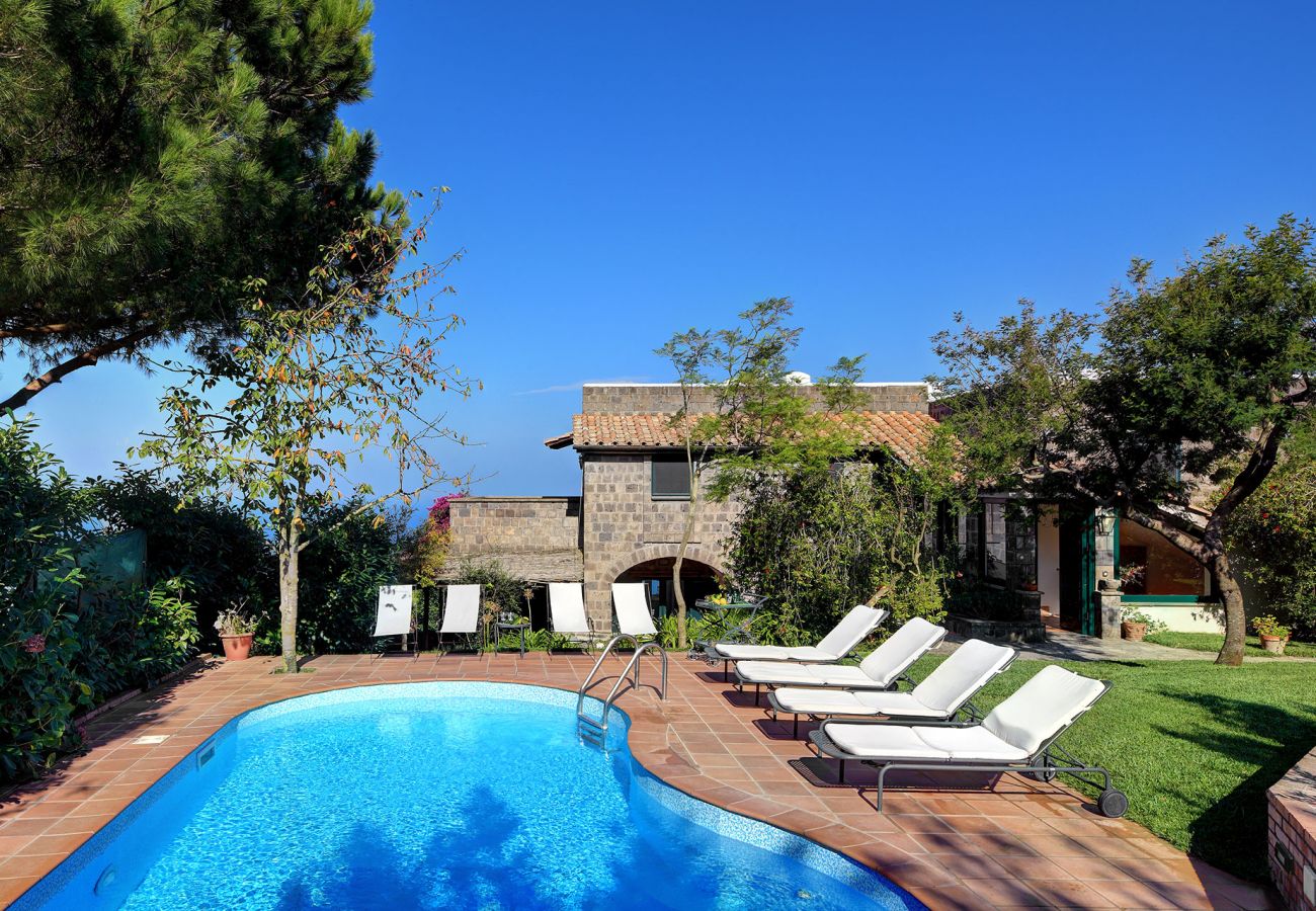 Villa a Massa Lubrense - Fondo Turiello. Authentic Italian Villa, with Pool