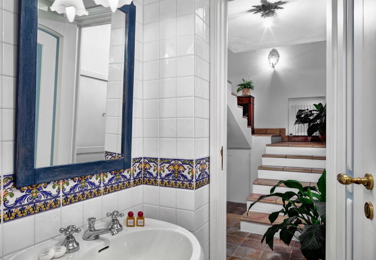 Villa a Massa Lubrense - Fondo Turiello. Authentic Italian Villa, with Pool