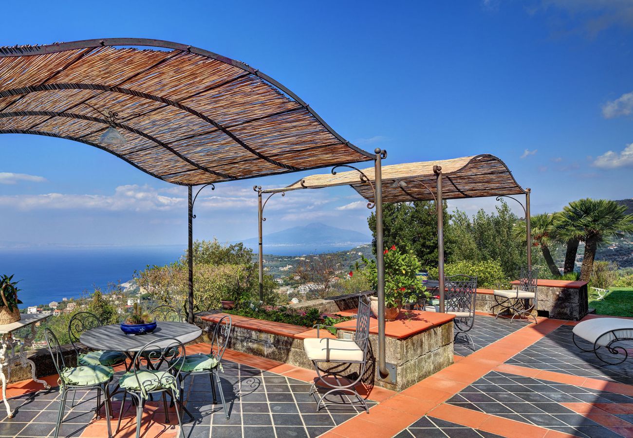 Villa a Massa Lubrense - Fondo Turiello. Authentic Italian Villa, with Pool