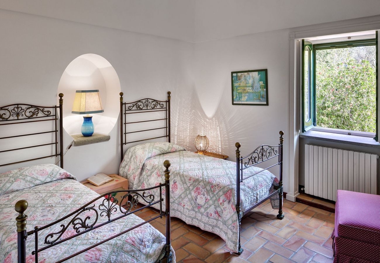 Villa a Massa Lubrense - Fondo Turiello. Authentic Italian Villa, with Pool