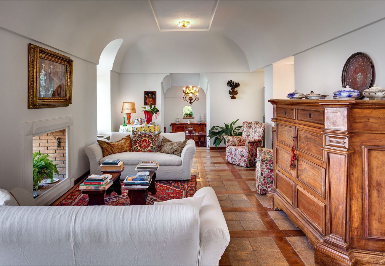 Villa a Massa Lubrense - Fondo Turiello. Authentic Italian Villa, with Pool
