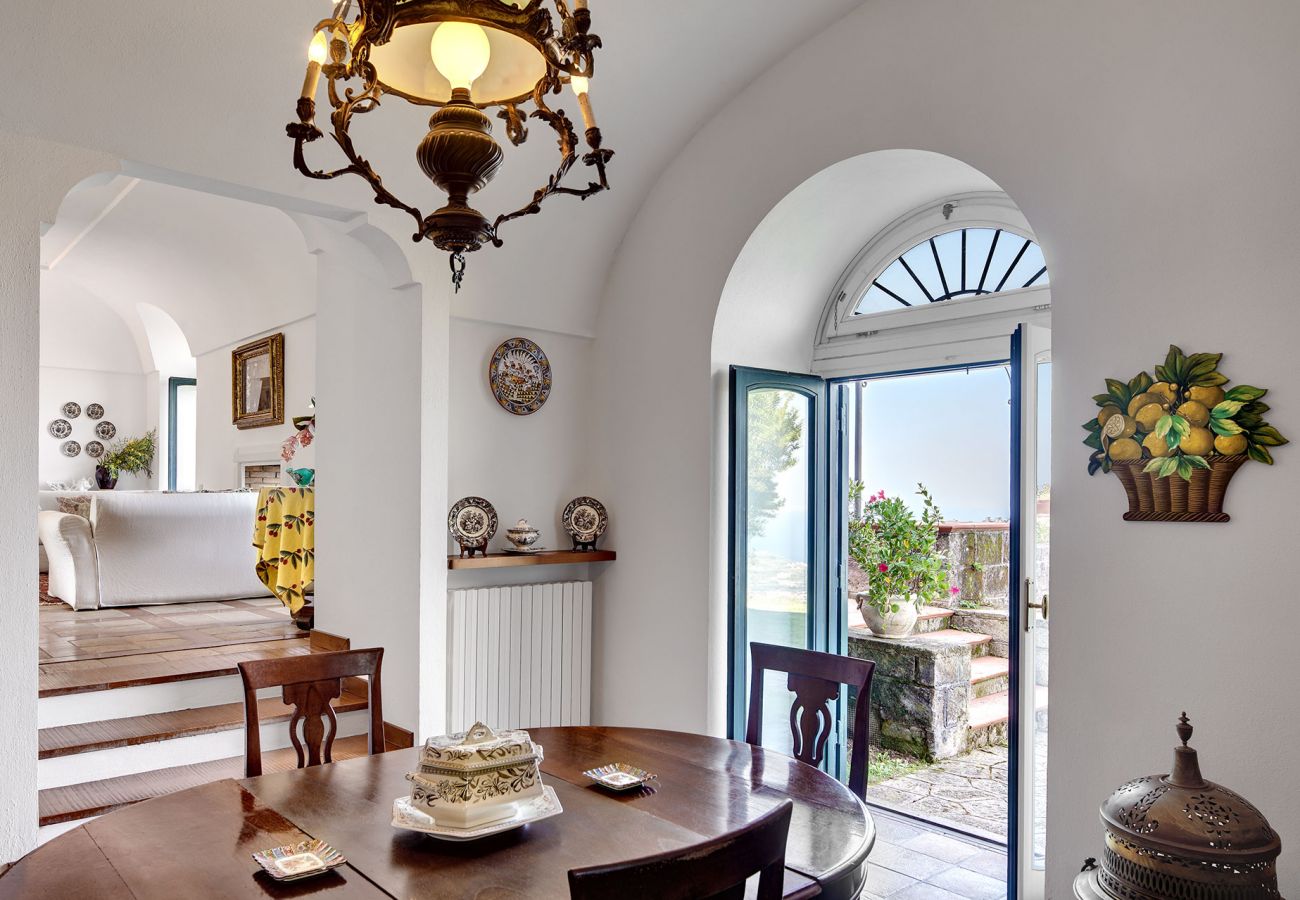Villa a Massa Lubrense - Fondo Turiello. Authentic Italian Villa, with Pool