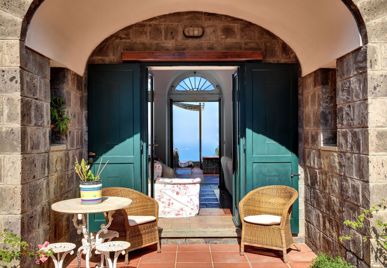 Villa a Massa Lubrense - Fondo Turiello. Authentic Italian Villa, with Pool