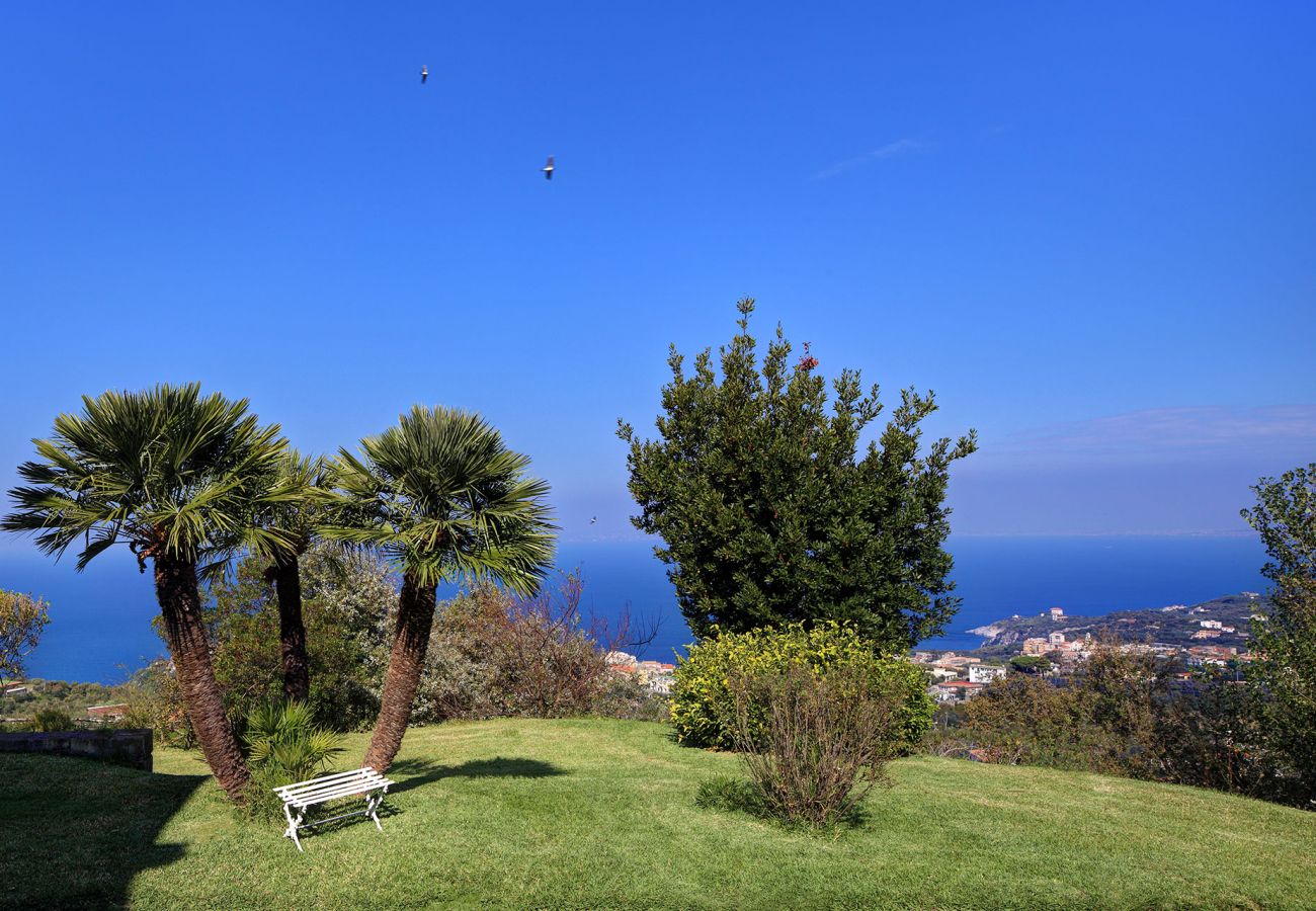 Villa a Massa Lubrense - Fondo Turiello. Authentic Italian Villa, with Pool