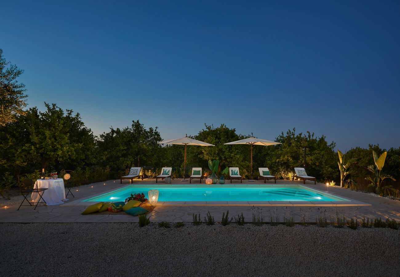 Villa a Noto - CASA DEI LIMONI CON PISCINA BLU