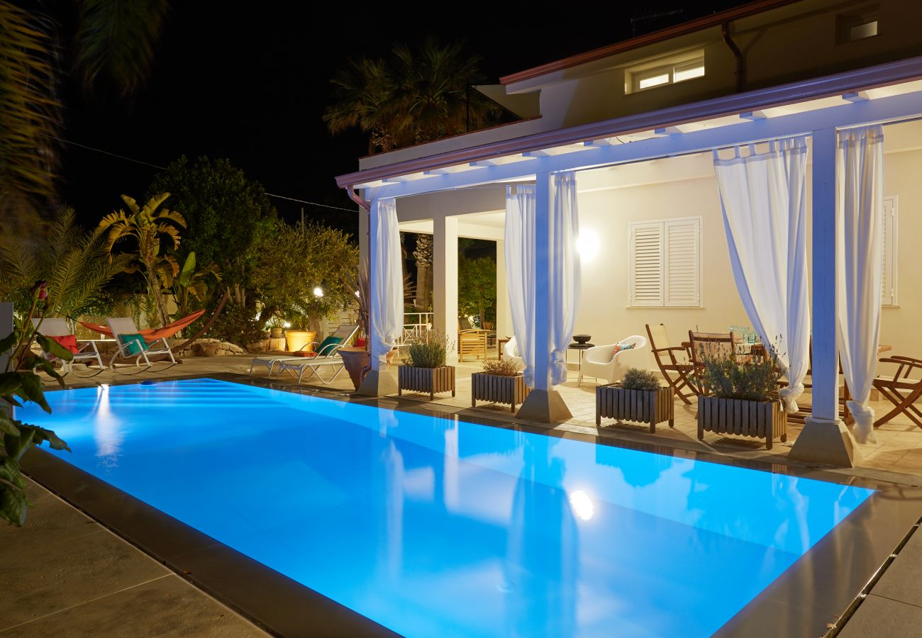 Villa a Ispica - VILLA ZAIMA CON PISCINA PRIVATA