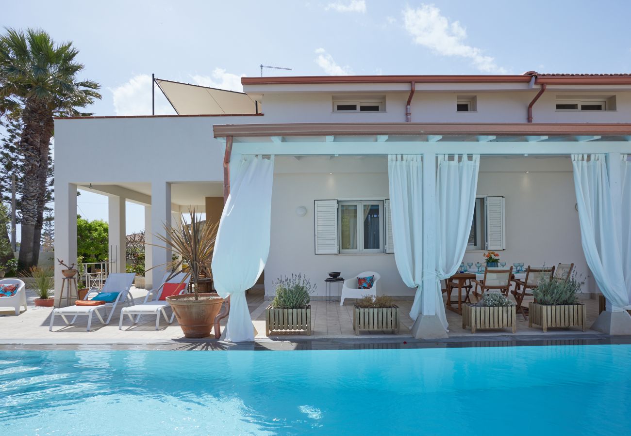Villa a Ispica - VILLA ZAIMA CON PISCINA PRIVATA