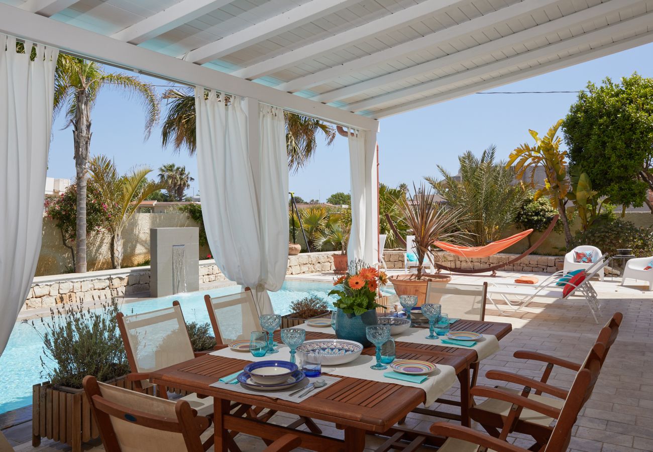 Villa a Ispica - VILLA ZAIMA CON PISCINA PRIVATA