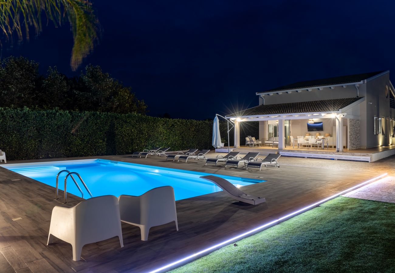 Villa a Ispica - VILLA GEMMA MARE & PISCINA RISCALDATA PRIVATA