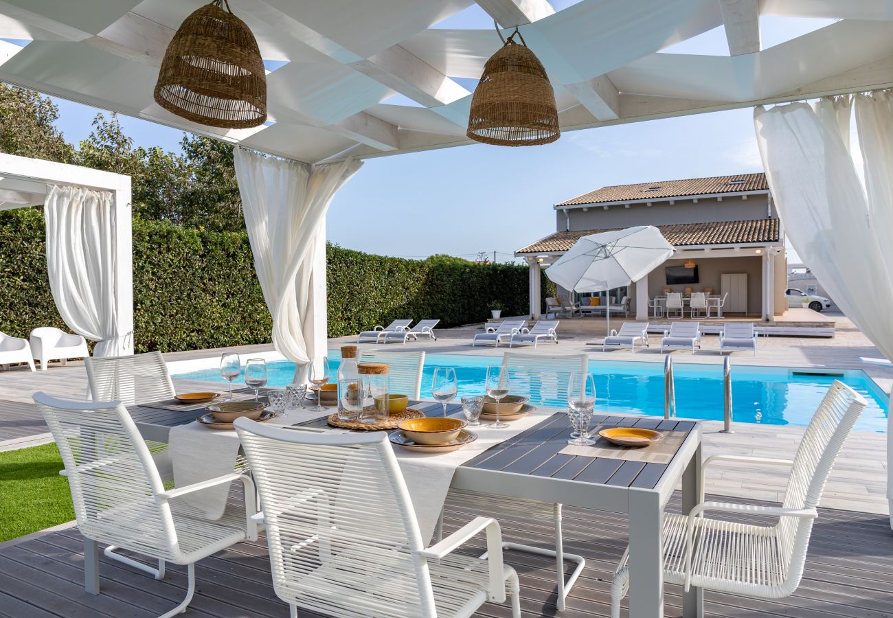 Villa a Ispica - VILLA GEMMA MARE & PISCINA RISCALDATA PRIVATA