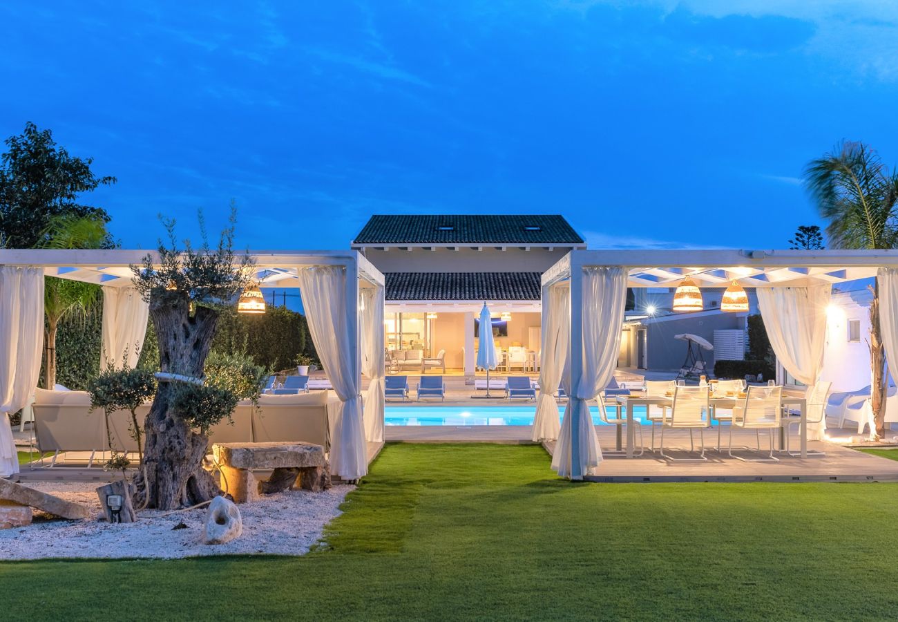Villa a Ispica - VILLA GEMMA MARE & PISCINA RISCALDATA PRIVATA