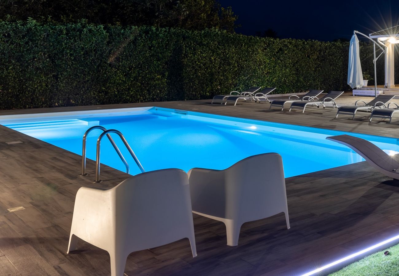 Villa a Ispica - VILLA GEMMA MARE & PISCINA RISCALDATA PRIVATA