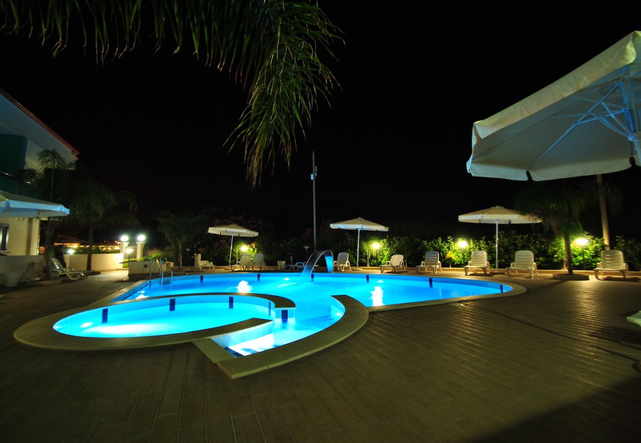 Appartamento a Ispica - Attico VISTA MARE e PISCINA - Affitti Brevi Italia