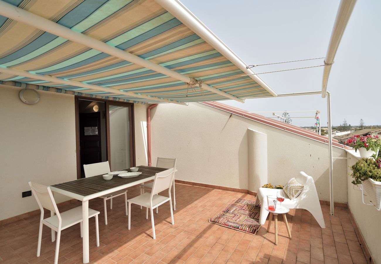 Appartamento a Ispica - Attico VISTA MARE e PISCINA - Affitti Brevi Italia