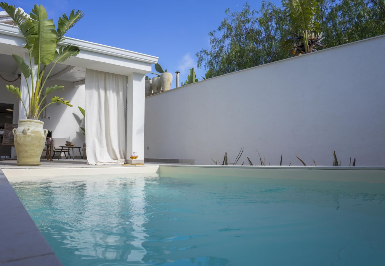 Villa a Ispica - VILLA  DELLE PALME  CON PISCINA - Affitti Brevi It