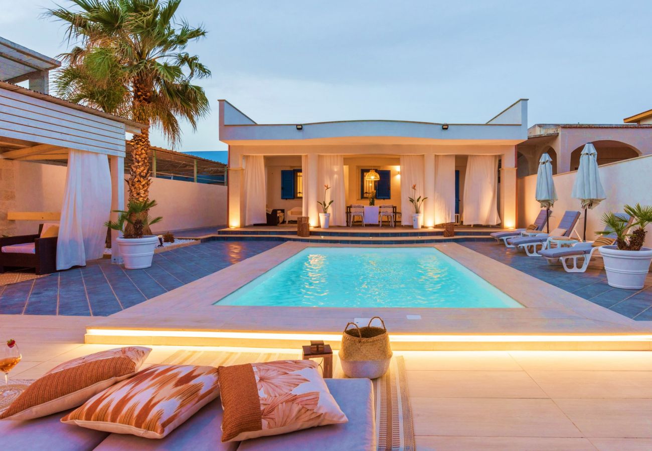 Villa a Ispica - VILLA Soave  Mare e Piscina - Affitti Brevi Italia