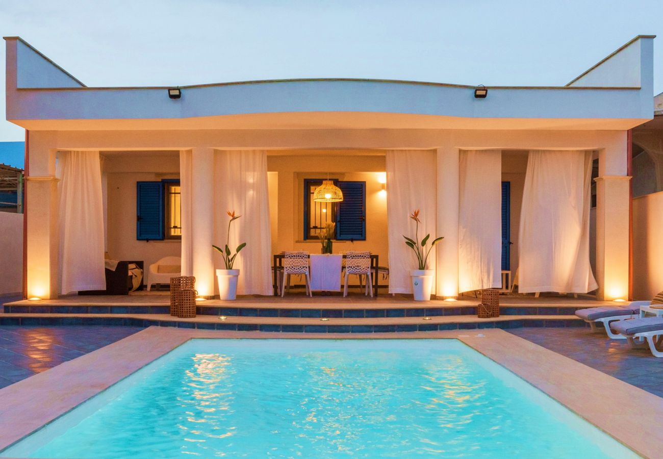Villa a Ispica - VILLA Soave  Mare e Piscina - Affitti Brevi Italia
