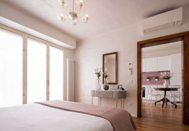 Appartamento a Venezia - Venetian Palace Gold Apartment with Balcony R&R