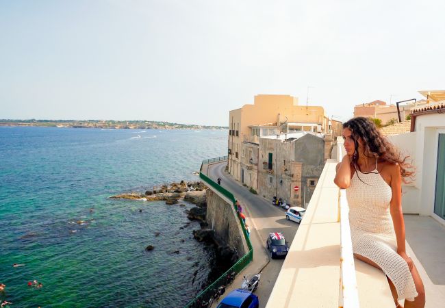  a Siracusa - Vigliena  Suite terrace by Dimore in Sicily
