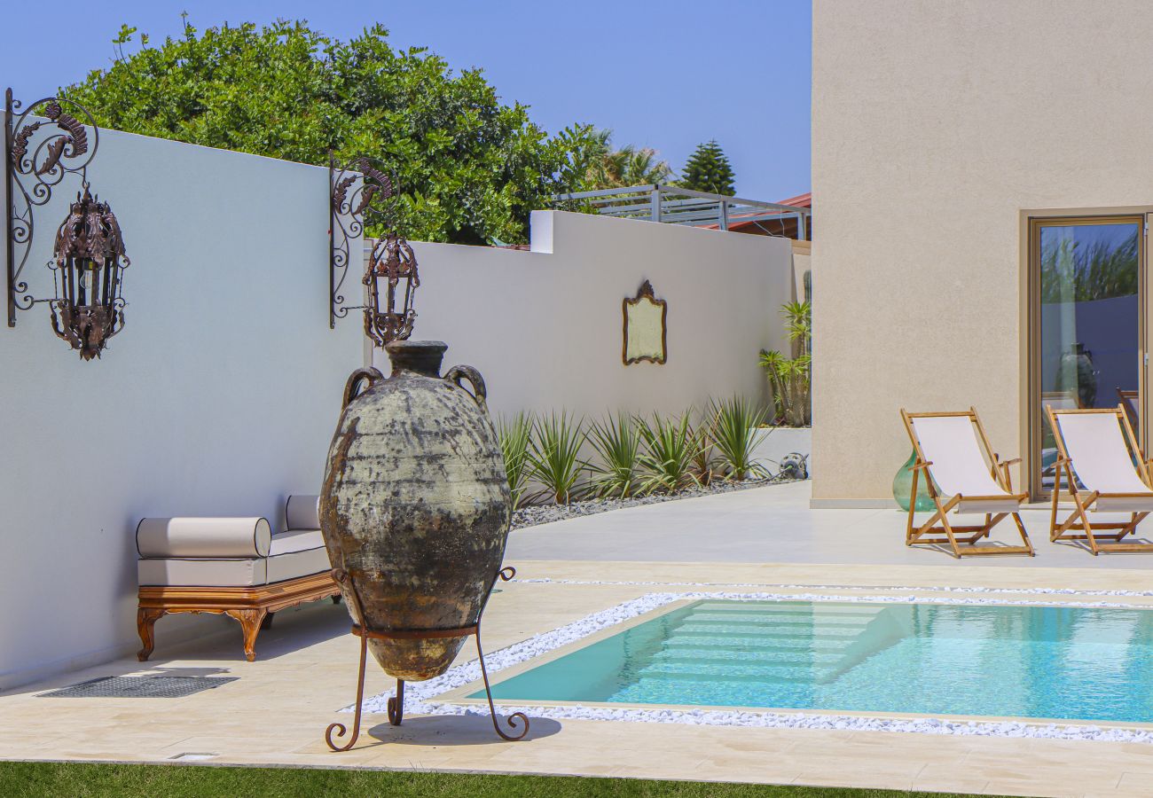 Villa a Ispica - VILLA ALTI CON PISCINA VISTA MARE