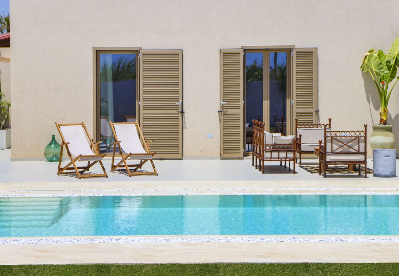 Villa a Ispica - VILLA ALTI CON PISCINA VISTA MARE