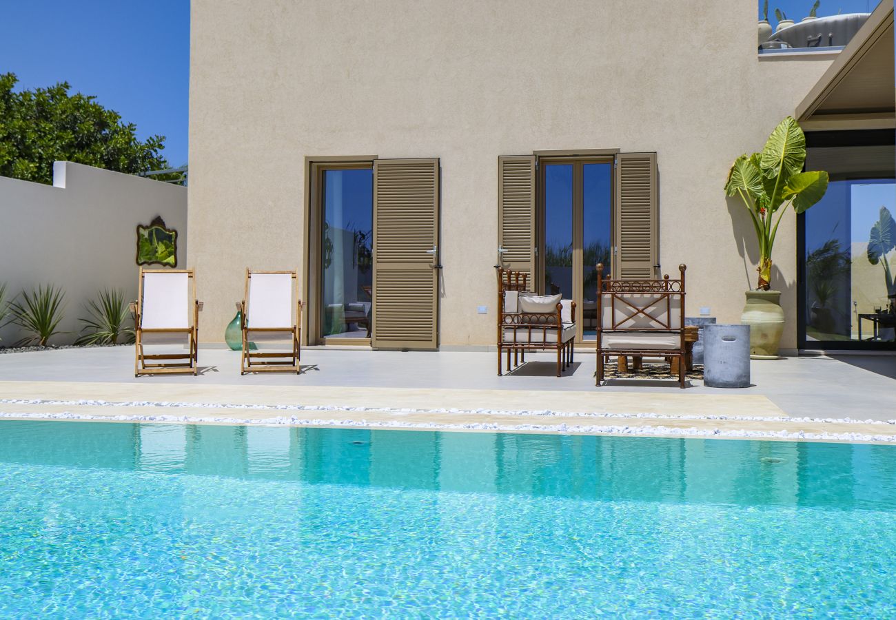Villa a Ispica - VILLA ALTI CON PISCINA VISTA MARE