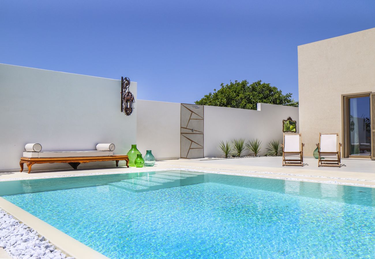 Villa a Ispica - VILLA ALTI CON PISCINA VISTA MARE
