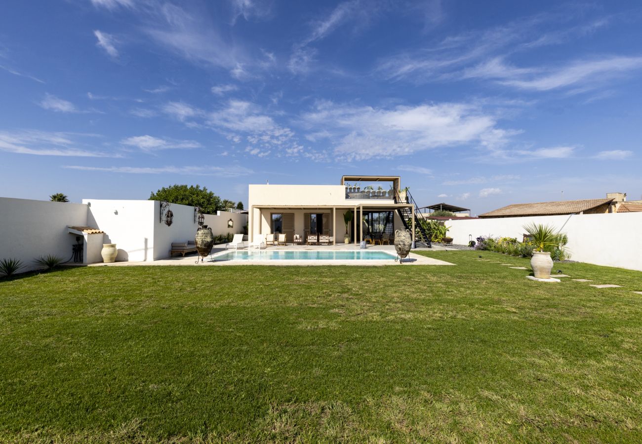 Villa a Ispica - VILLA ALTI CON PISCINA VISTA MARE