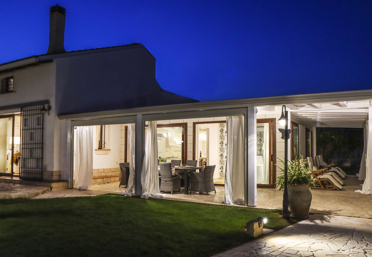 Villa a Ispica - VILLA ERIKA con piscina privata