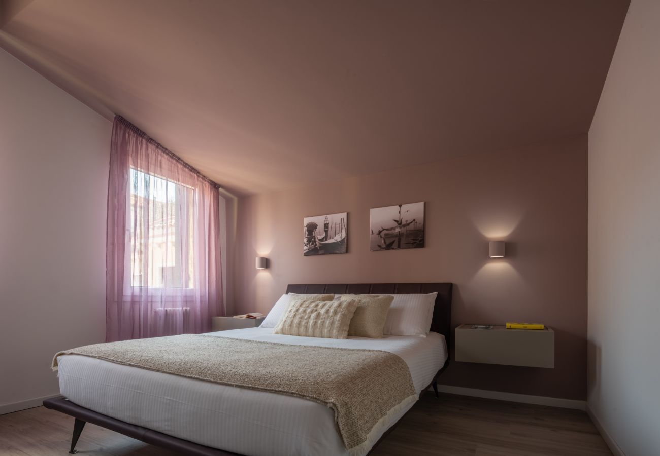 Appartamento a Venezia - Sant'Aponal Cozy Apartment with Terrace R&R