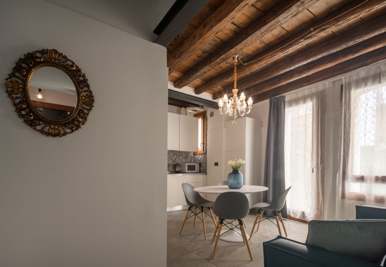 Appartamento a Venezia - Castello  Apartment with Garden R&R