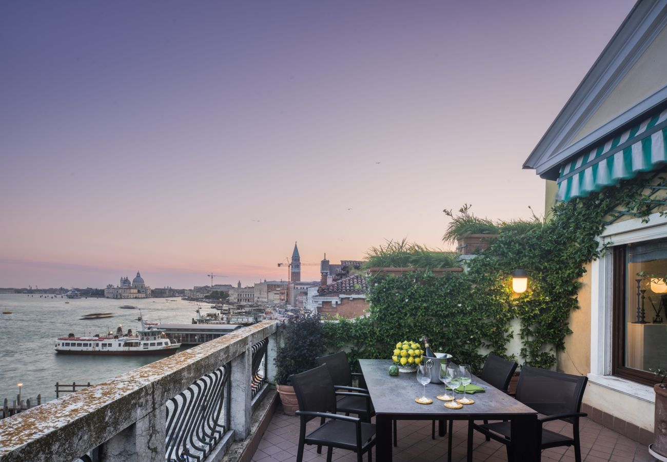 Apartment in Venice - Attic Boutique San Marco R&R