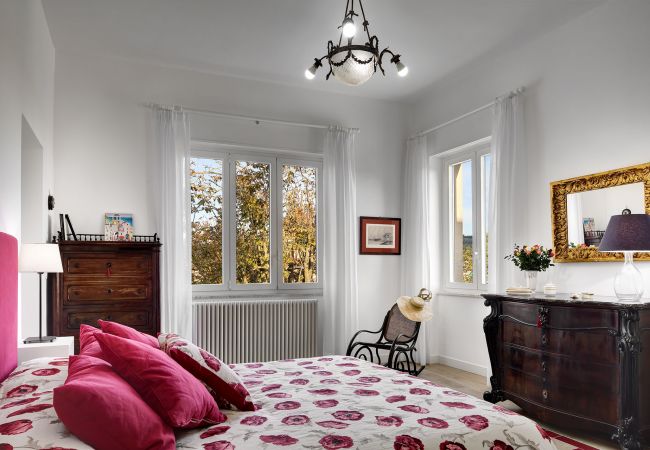 bright double bedroom, two windows, vacation villa la casa bianca, massa lubrense, italy
