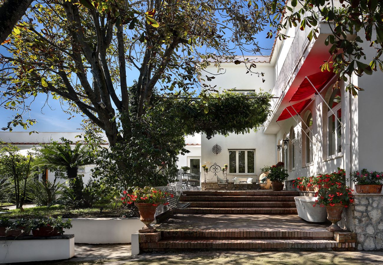vacation villa la casa bianca near sorrento, italy, with wide garden access