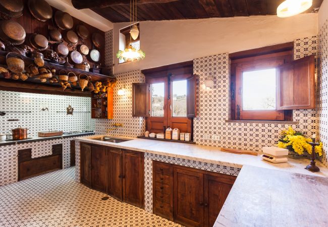 fully equipped kitchen, old italian style, villa mellicata, massa lubrense, italy