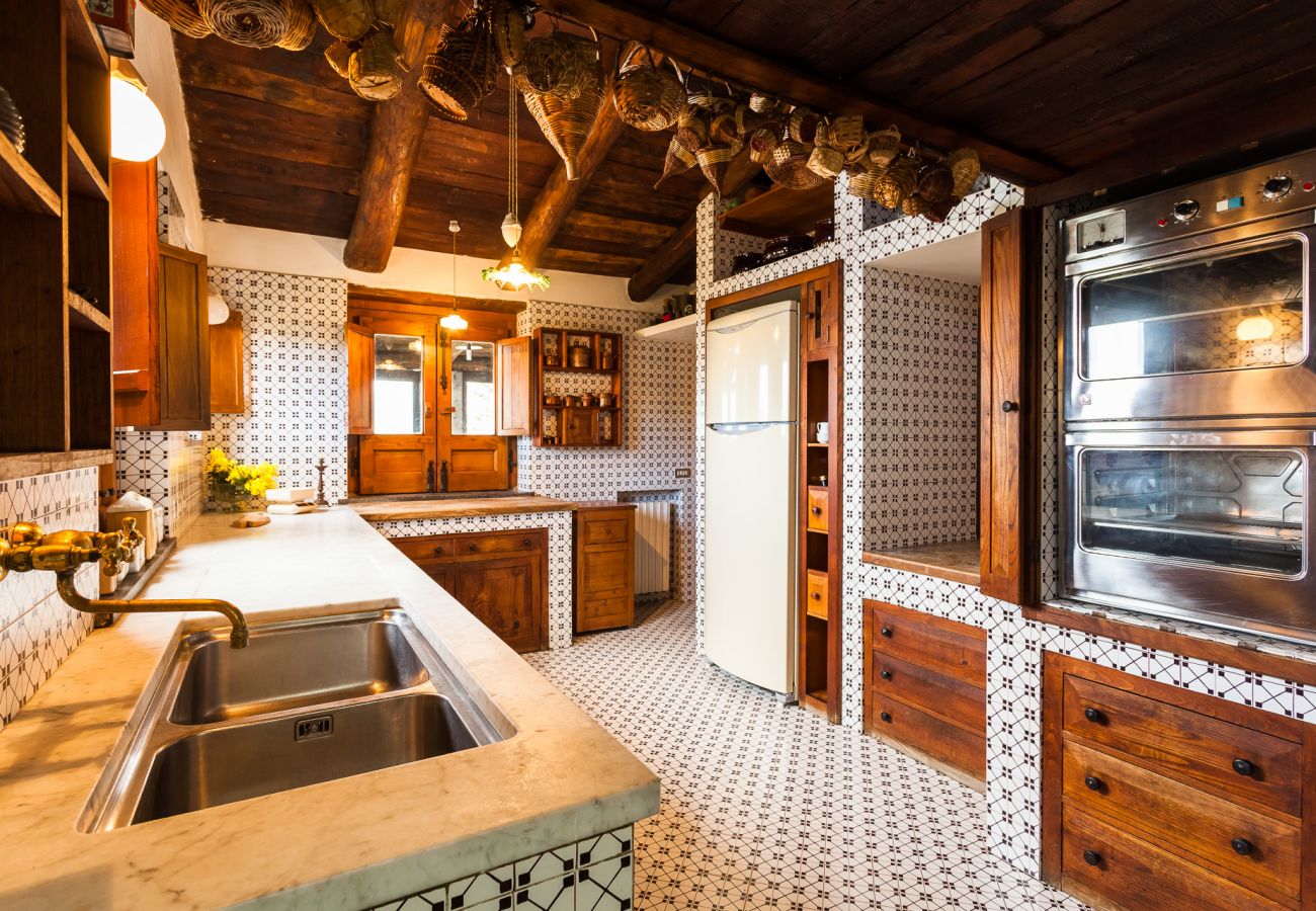 kitchen wood style, villa mellicata, massa lubrense, italy