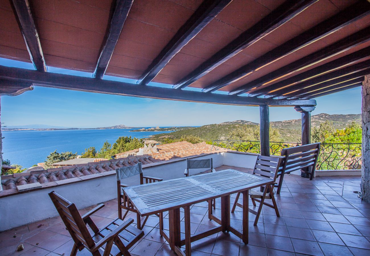 Chalet in Baia Sardinia - Ginepri Suite Bomboniera - seaview, wifi, beach 650mt | Klodge