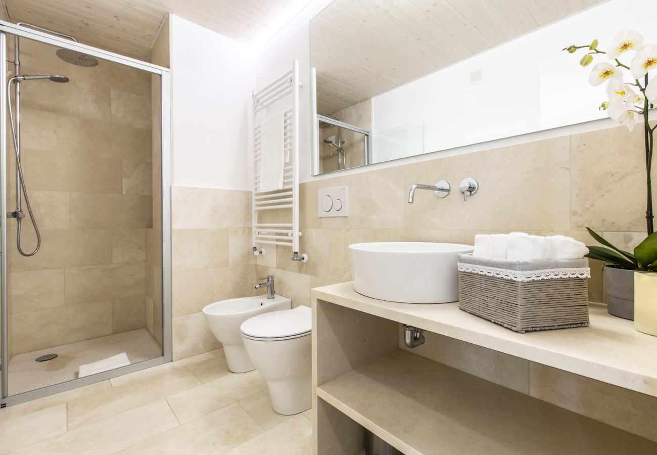 Apartment in Venice - Elegant Fornasa Vecia Canal View R&R