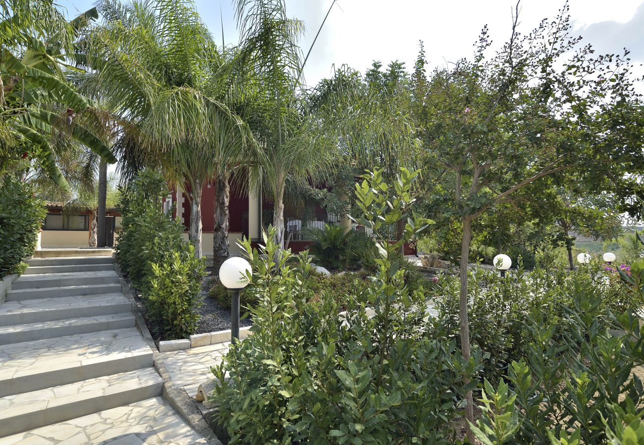 Villa in Ispica - VILLA DEL COLLE CON PISCINA PRIVATA