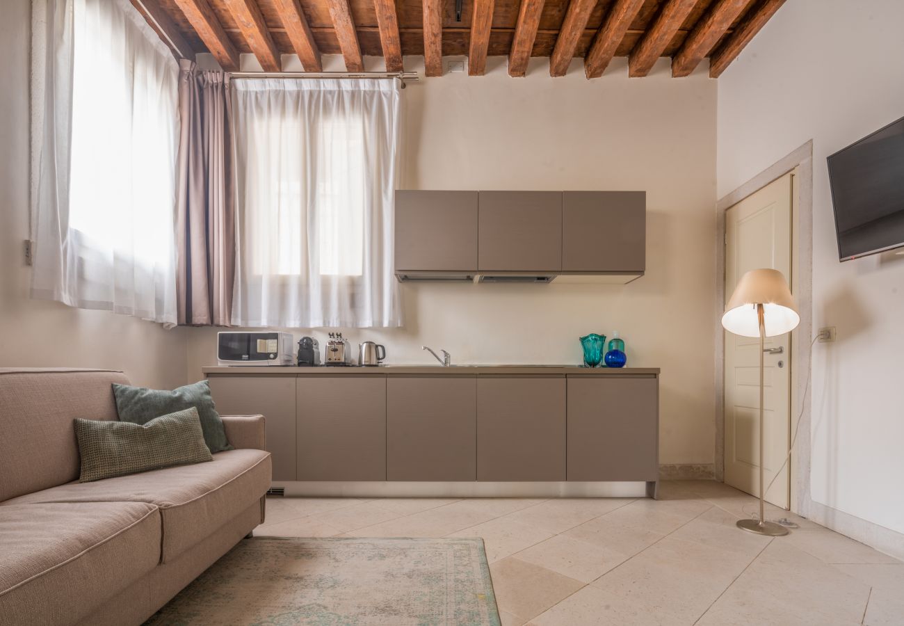 Apartment in Venice - Lion Palace Canal View R&R