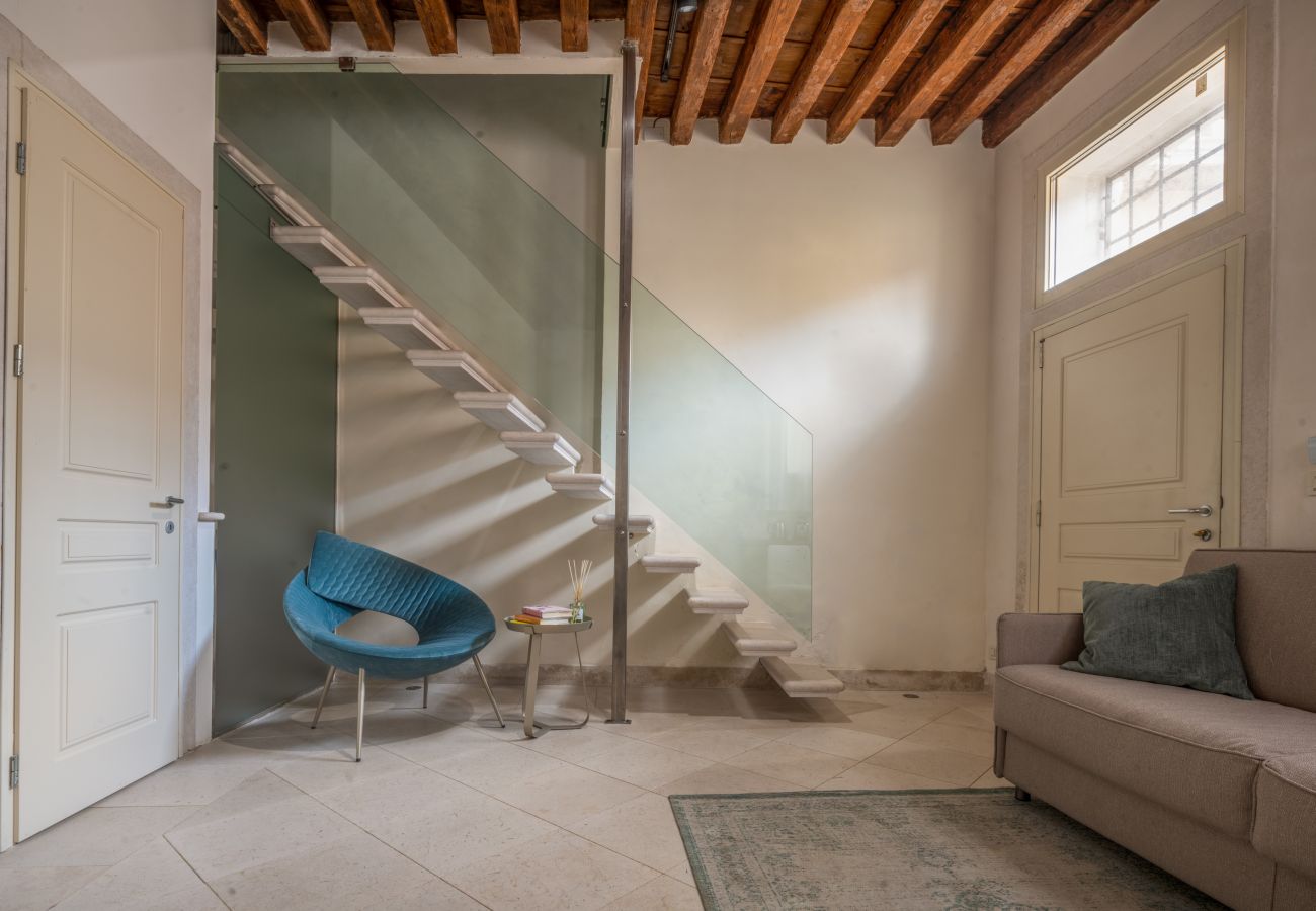 Apartment in Venice - Lion Palace Canal View R&R