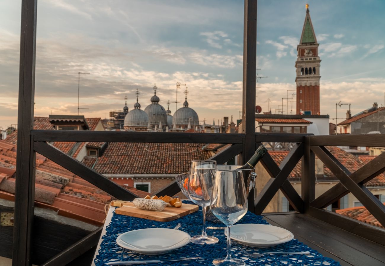 Apartment in Venice - San Marco View Terrace Apartment R&R