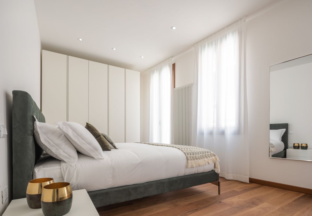 Apartment in Venice - Rialto Deluxe Grand Canal View R&R