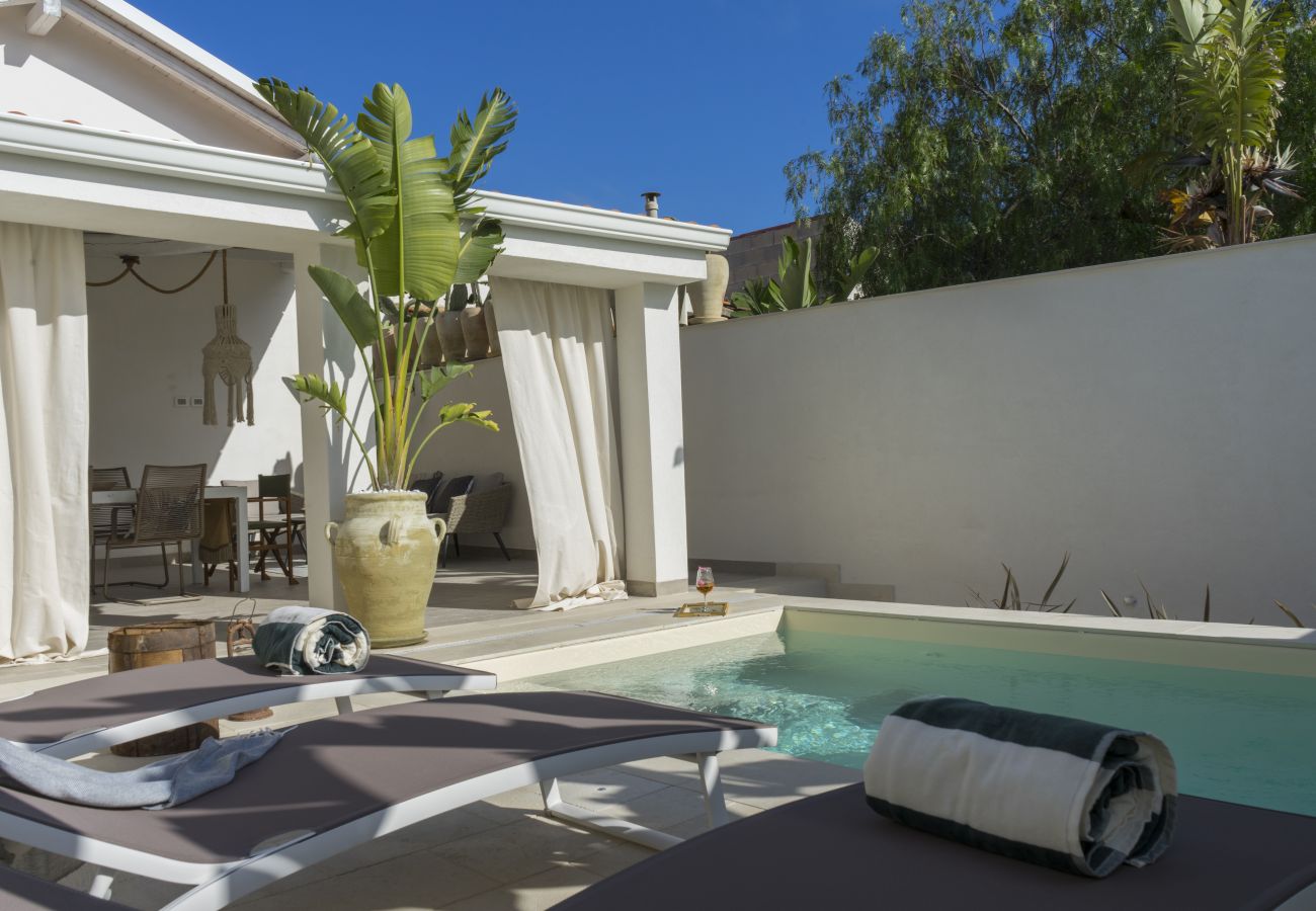 Villa in Ispica - VILLA  DELLE PALME  CON PISCINA - Affitti Brevi It