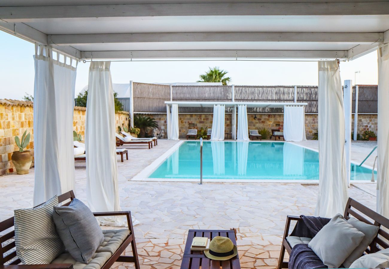 Villa in Ispica - VILLA ERIKA con piscina privata