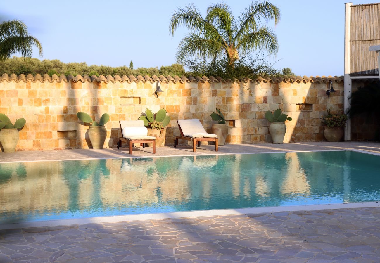 Villa in Ispica - VILLA ERIKA con piscina privata