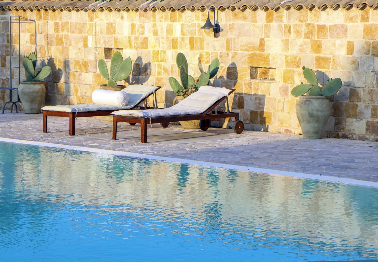 Villa in Ispica - VILLA ERIKA con piscina privata